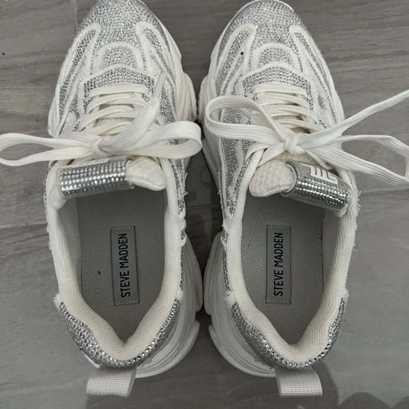 New white Steve Madden sneakers with silver rhinestones size 8M - Picture 4 of 8